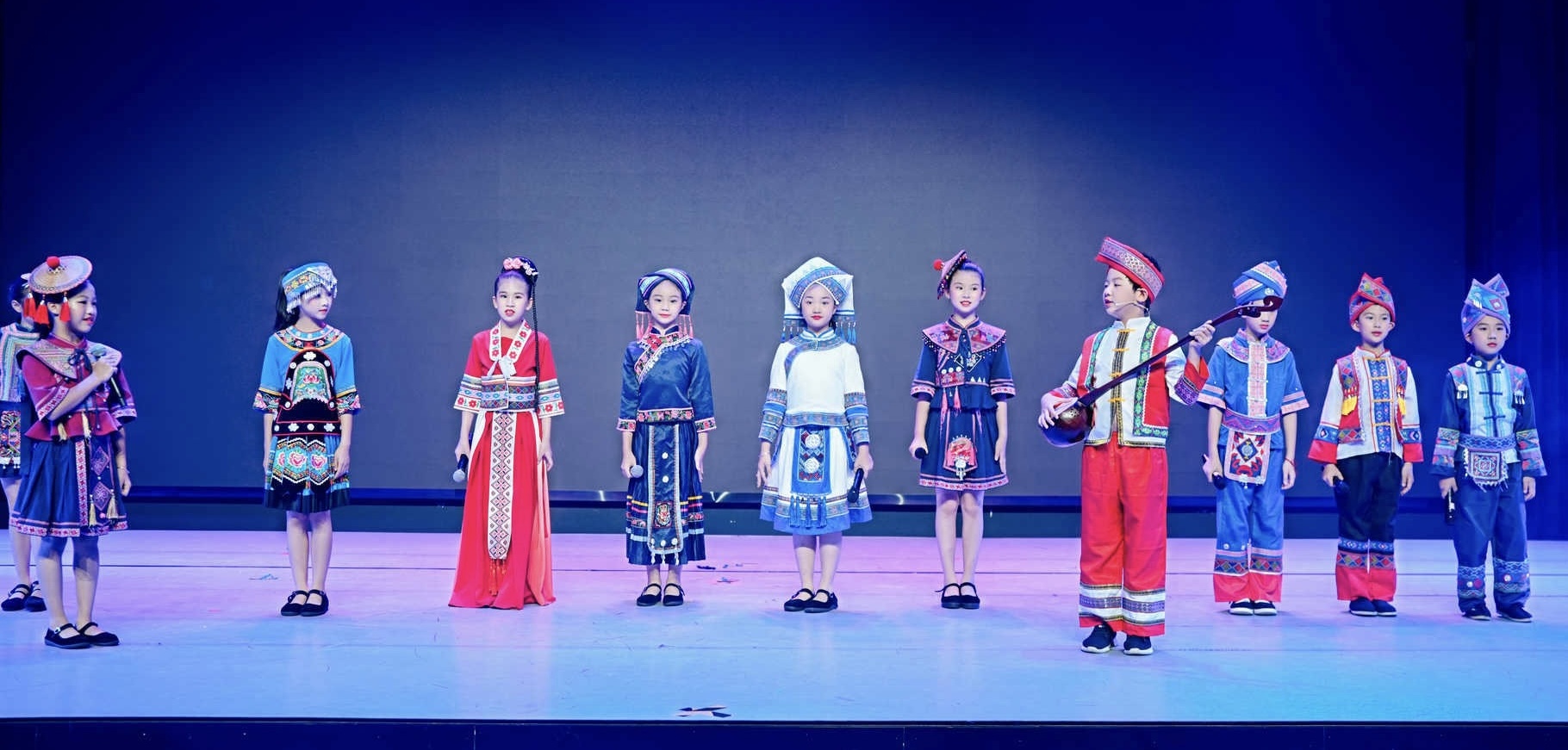 韻陽(yáng)文化公司舉辦南國(guó)少年團(tuán)音樂(lè)晚會(huì)