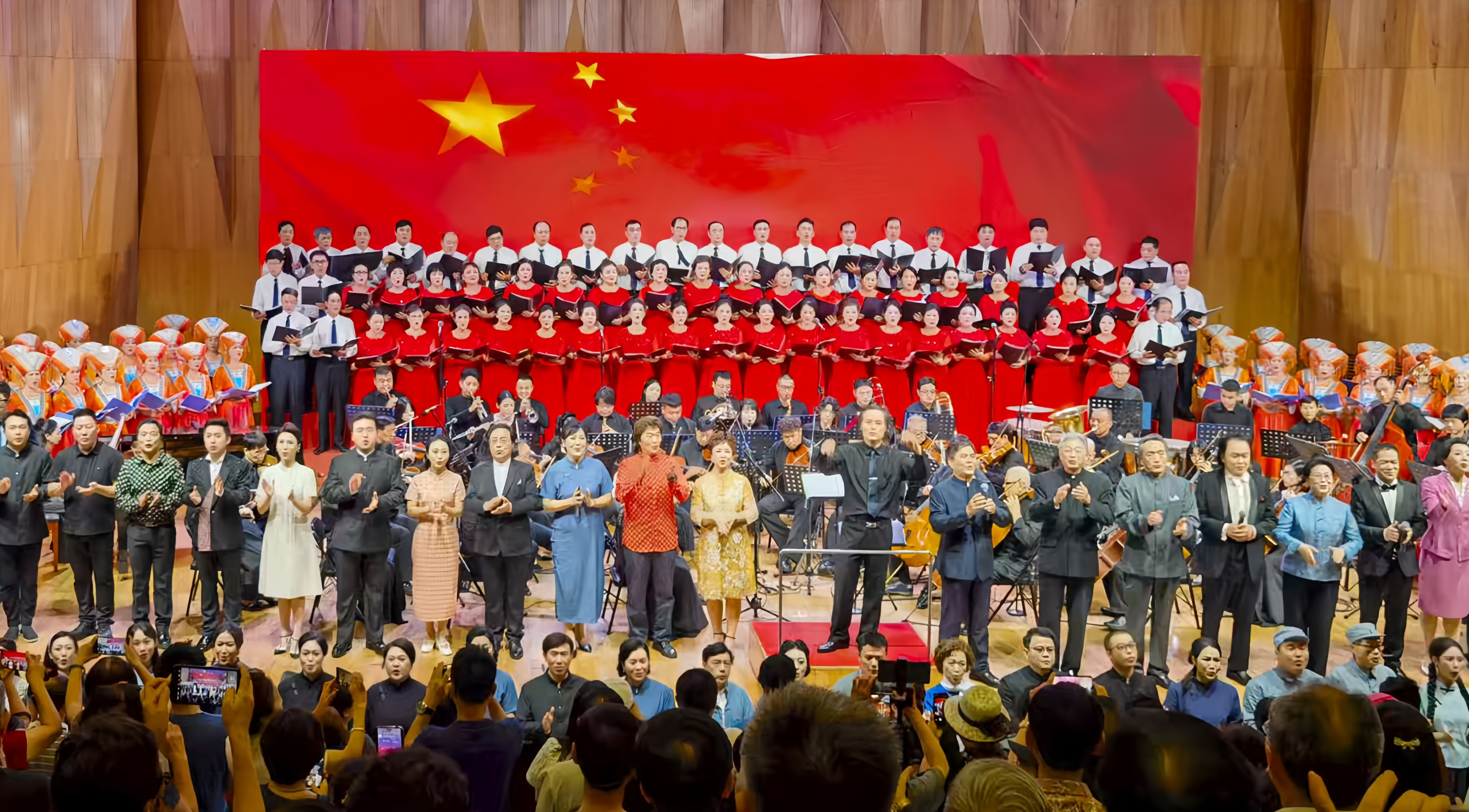 廣西紀(jì)念中國(guó)人民抗日戰(zhàn)爭(zhēng)暨世界反法西斯戰(zhàn)爭(zhēng)勝利80周年音樂(lè)會(huì)在邕舉行